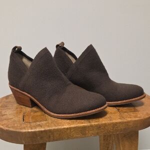 Sofft Arvada Knit Booties Women's 9.5 Comfort Pull-on Stack Heel Brown